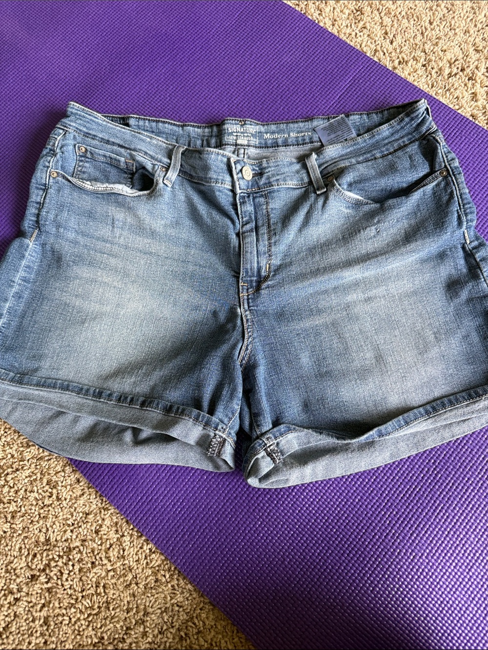 Signature Faded Blue Denim Roll-Cuff Shorts
